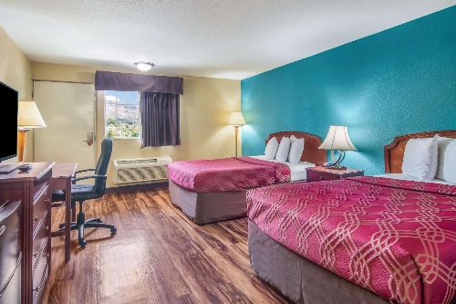 Econo Lodge Bradford image 2